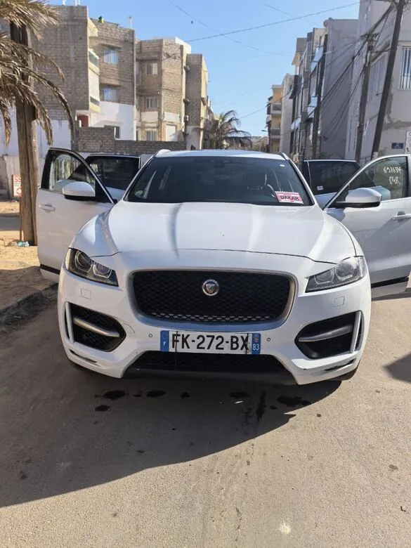 Jaguar F-Pace Blanche · LYKMA AUTO