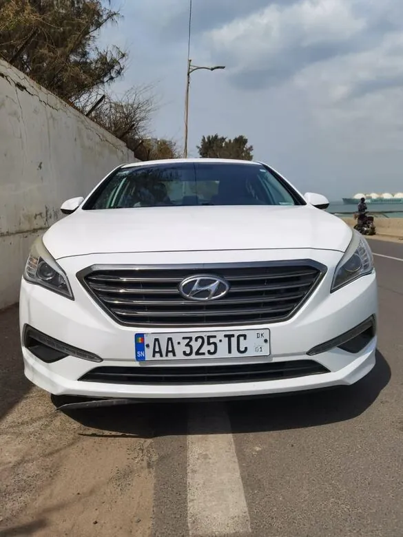 Hyundai Sonata Blanche · LYKMA AUTO